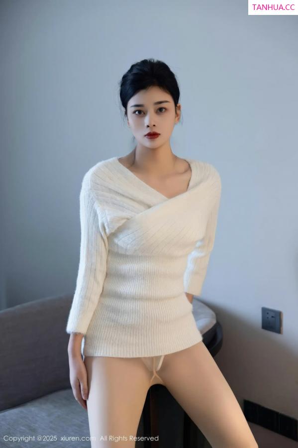   [XiuRen]高清写真图 2025.11.14 No.10986 徐清妍 肉色丝袜第19张图片